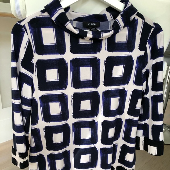 Alfani beautiful long sleeves dress - Picture 3 of 8